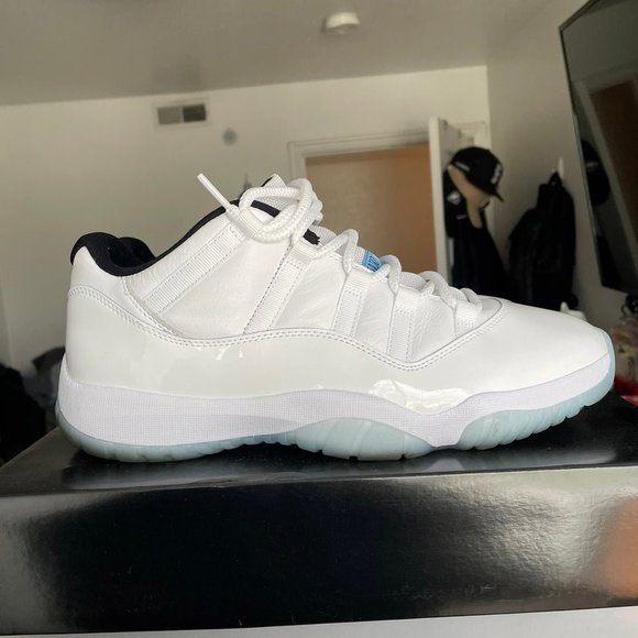 Jordan 11 low \